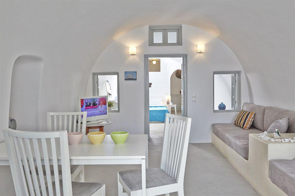 Liakada Oia Suites Екстер'єр фото