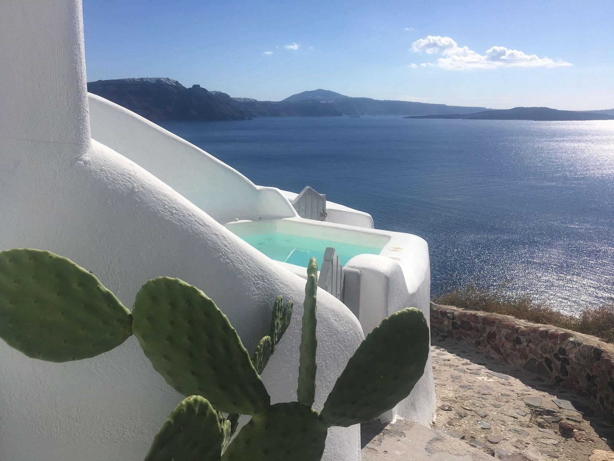 Liakada Oia Suites Екстер'єр фото