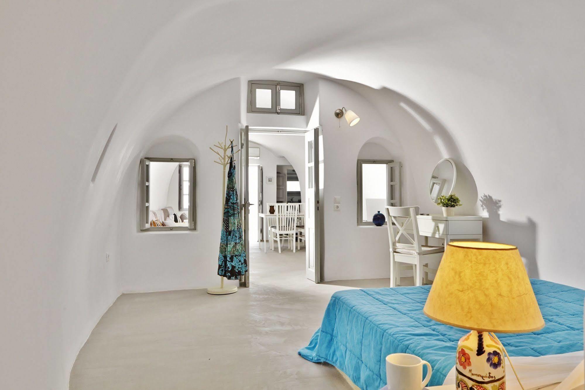 Liakada Oia Suites Екстер'єр фото