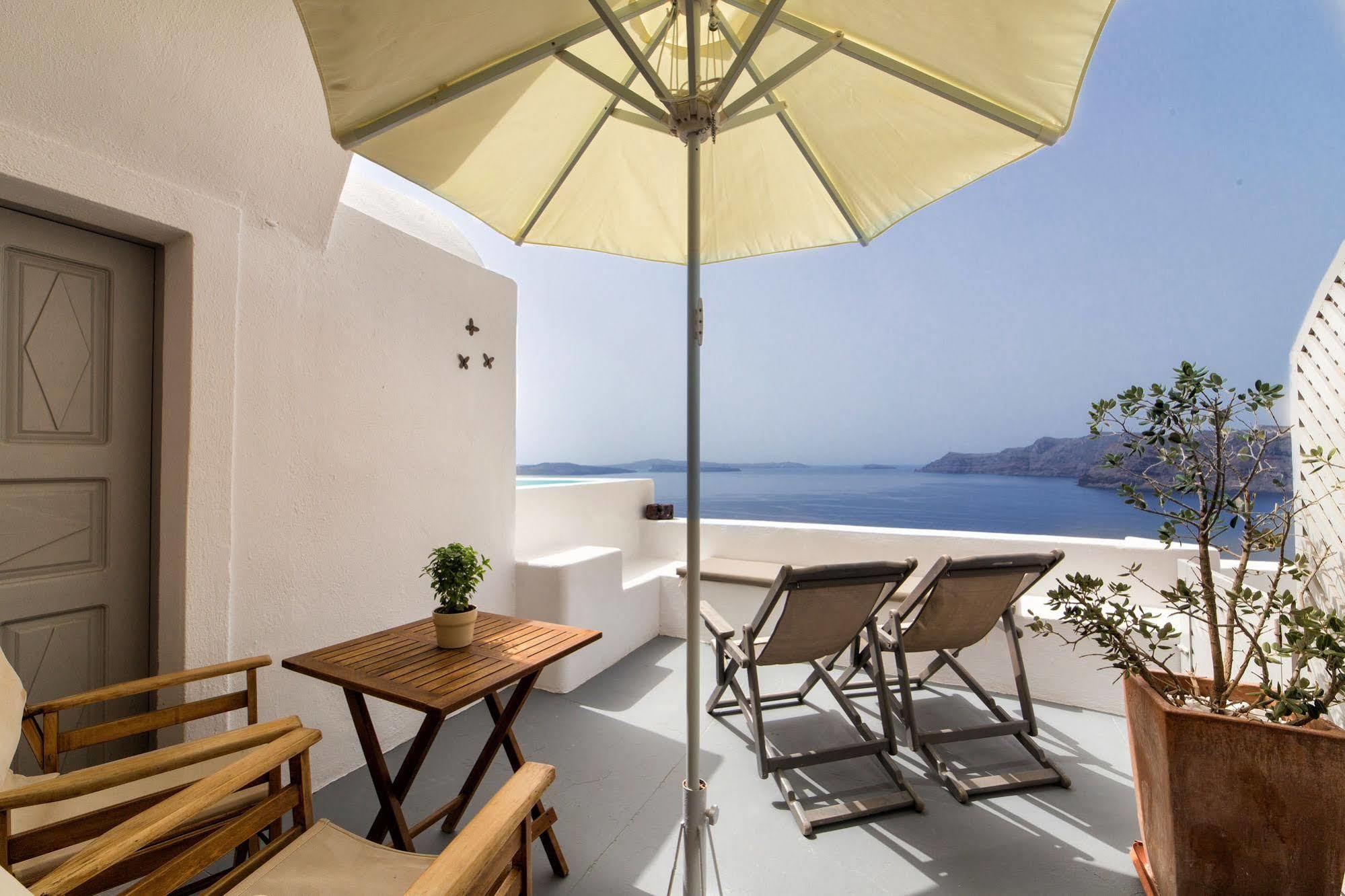 Liakada Oia Suites Екстер'єр фото