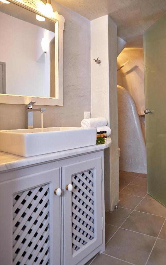 Liakada Oia Suites Екстер'єр фото